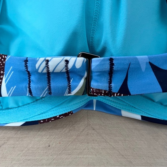 Athleta Maldives Bra Cup Bikini Top Size 36 B/C Floral High Neck Underwire - Picture 4 of 8